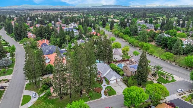 294 W Canadian Avenue, Fresno, CA 93711