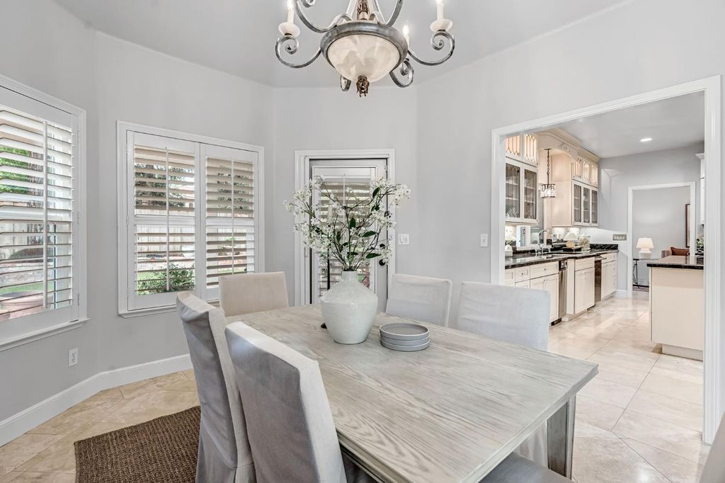 Image 31 of property listing at 294 W Canadian Avenue, Fresno, CA 93711