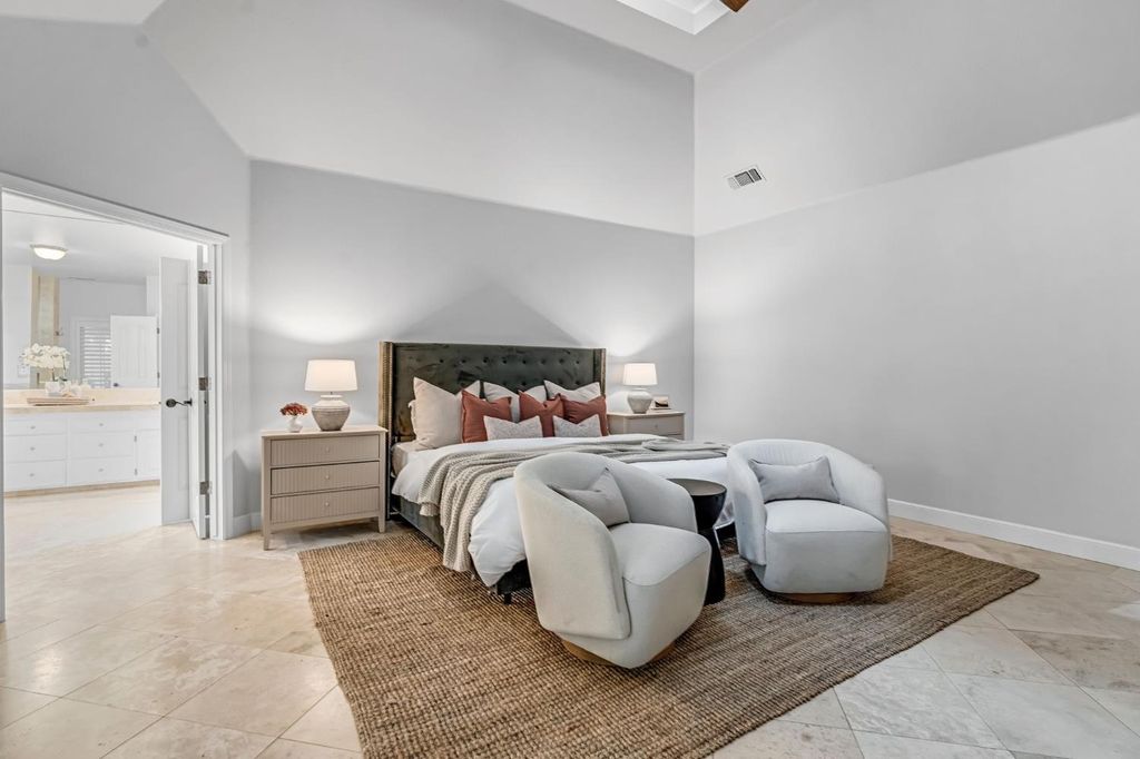 Image 41 of property listing at 294 W Canadian Avenue, Fresno, CA 93711