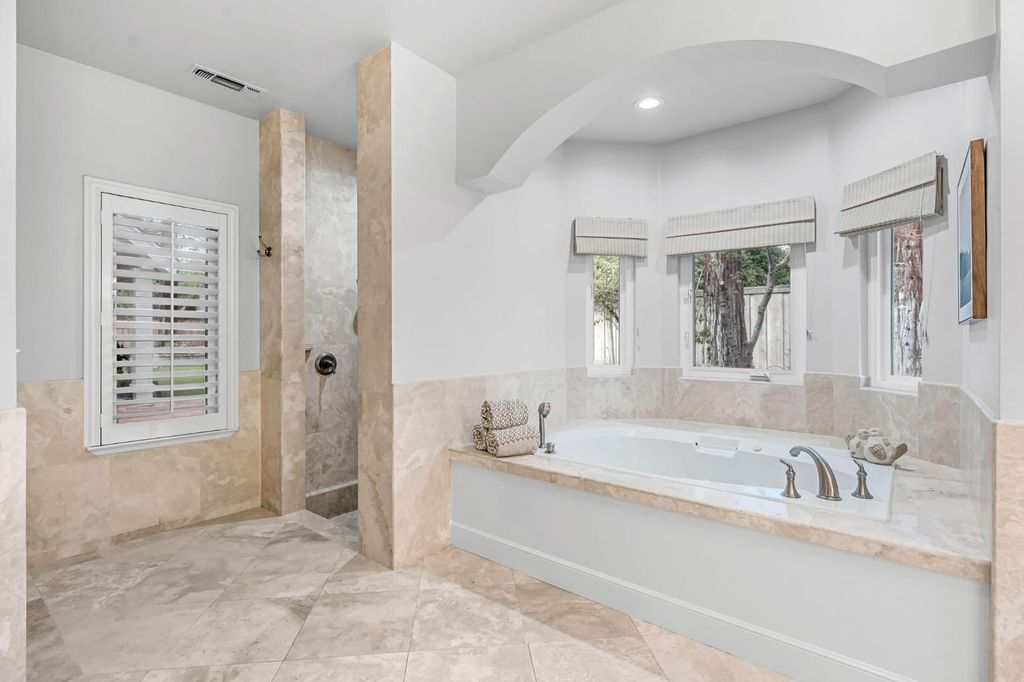 Image 42 of property listing at 294 W Canadian Avenue, Fresno, CA 93711