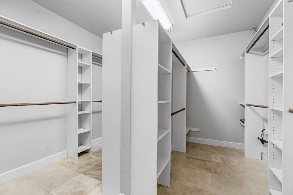 Image 46 of property listing at 294 W Canadian Avenue, Fresno, CA 93711