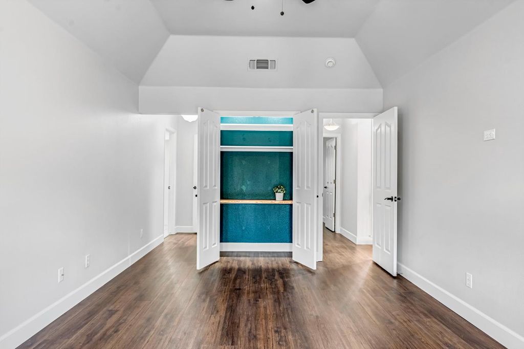 Image 52 of property listing at 294 W Canadian Avenue, Fresno, CA 93711