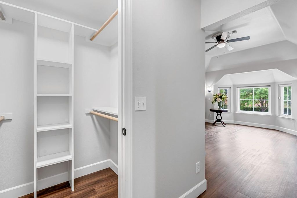 Image 53 of property listing at 294 W Canadian Avenue, Fresno, CA 93711