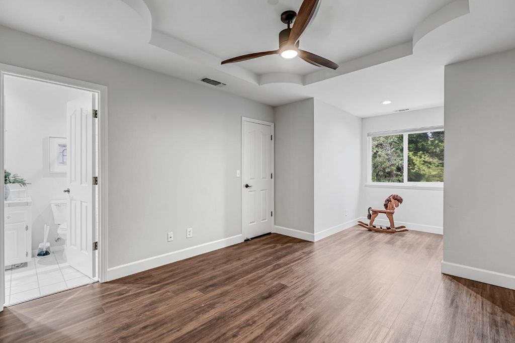 Image 56 of property listing at 294 W Canadian Avenue, Fresno, CA 93711