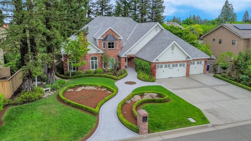 Image 68 of property listing at 294 W Canadian Avenue, Fresno, CA 93711