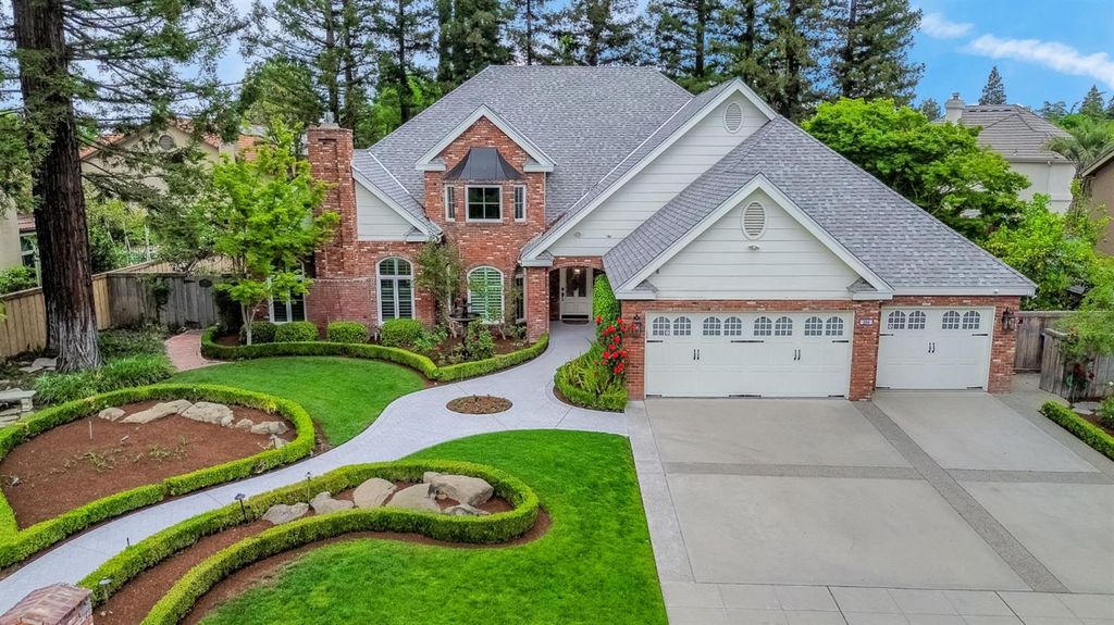 Image 69 of property listing at 294 W Canadian Avenue, Fresno, CA 93711