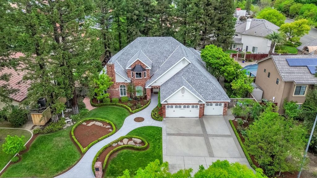 Image 70 of property listing at 294 W Canadian Avenue, Fresno, CA 93711