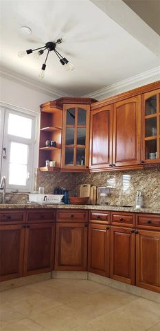 11 SANTA ANA STREET, San Juan, PR 00911