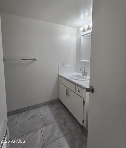 220 E MARILYN Avenue, Mesa, AZ 85210