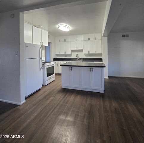 220 E MARILYN Avenue, Mesa, AZ 85210
