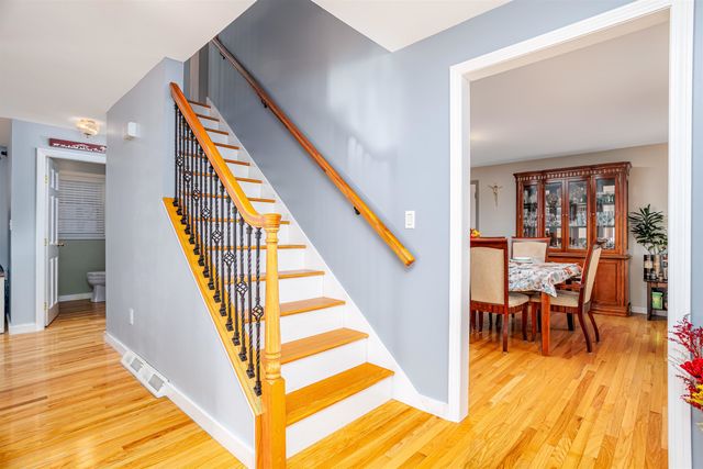 7 Robert Drive, Nashua, NH 03063