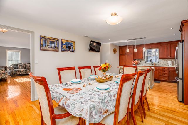 7 Robert Drive, Nashua, NH 03063