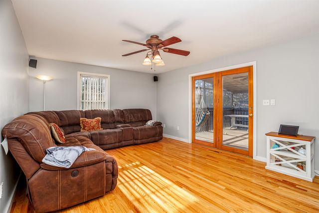 7 Robert Drive, Nashua, NH 03063