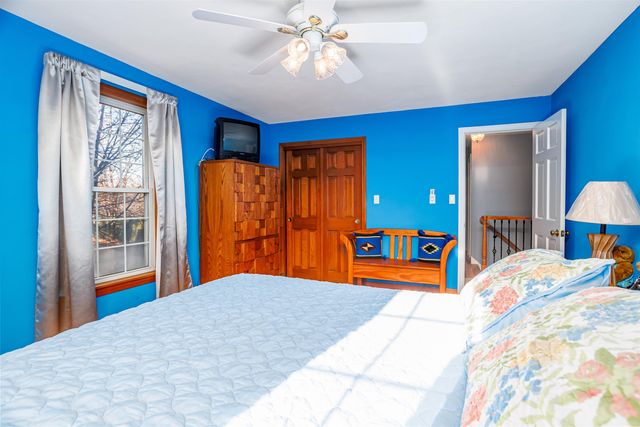 7 Robert Drive, Nashua, NH 03063