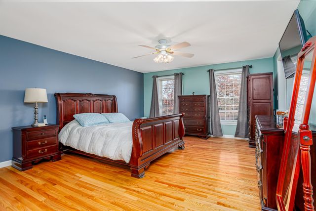 7 Robert Drive, Nashua, NH 03063