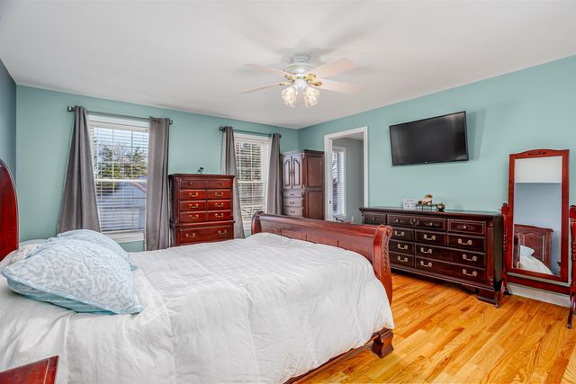 7 Robert Drive, Nashua, NH 03063