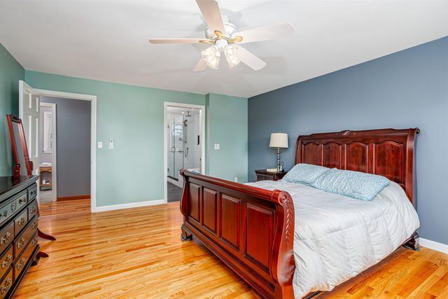 7 Robert Drive, Nashua, NH 03063