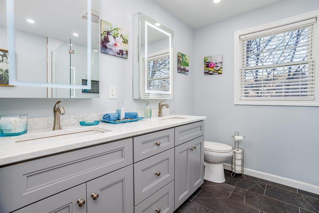 7 Robert Drive, Nashua, NH 03063