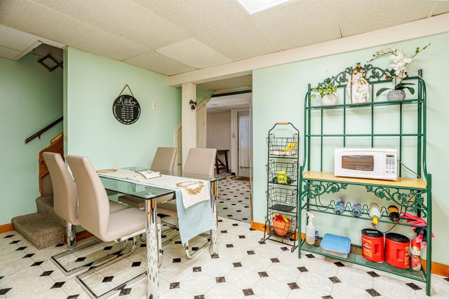 7 Robert Drive, Nashua, NH 03063