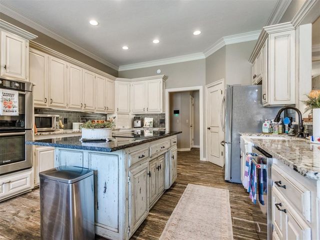 1429 Spring Creek Drive, Yukon, OK 73099