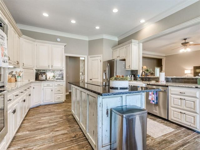 1429 Spring Creek Drive, Yukon, OK 73099