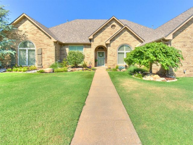 1429 Spring Creek Drive, Yukon, OK 73099