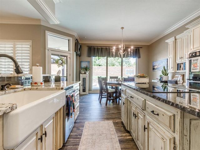 1429 Spring Creek Drive, Yukon, OK 73099