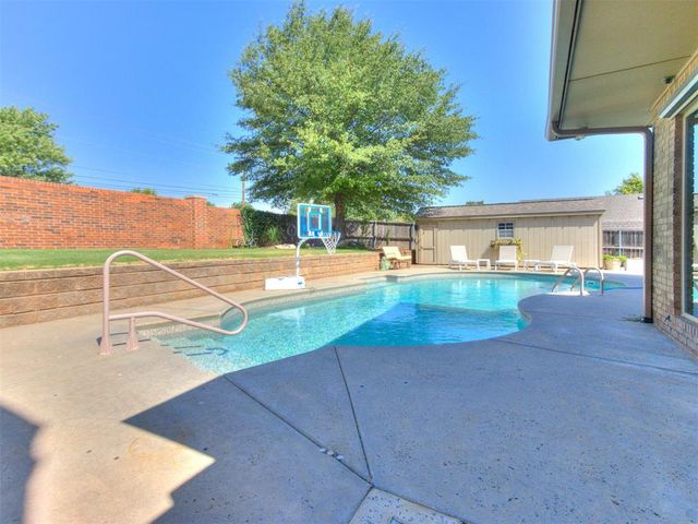 1429 Spring Creek Drive, Yukon, OK 73099