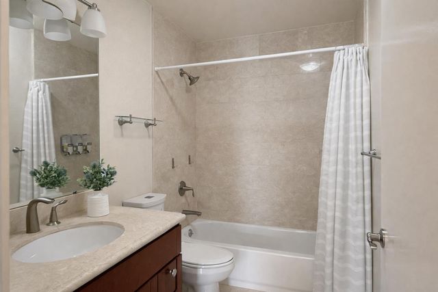 1033 Crestview Drive 216, Mountain View, CA 94040