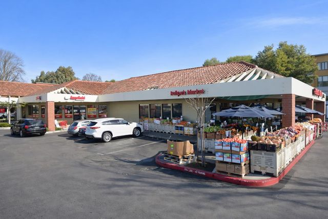 1033 Crestview Drive 216, Mountain View, CA 94040