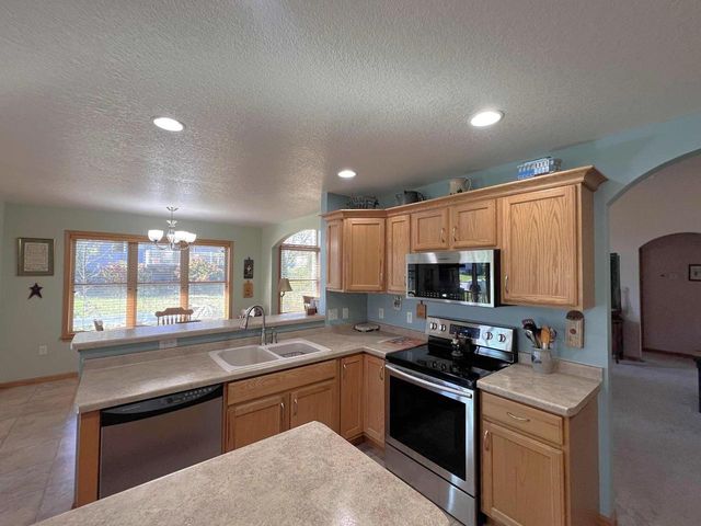 801 Derek Lane, Viroqua, WI 54665