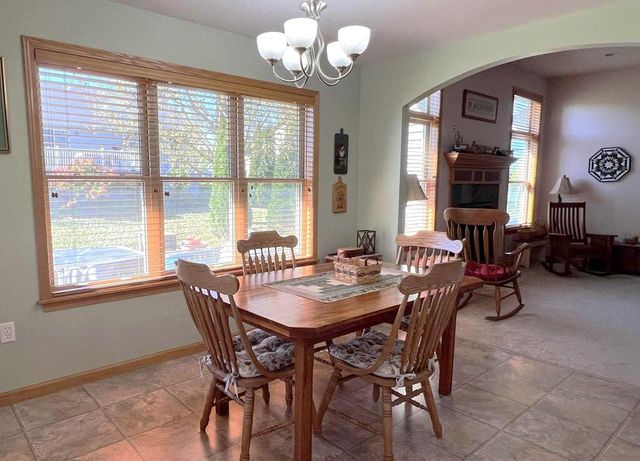 801 Derek Lane, Viroqua, WI 54665