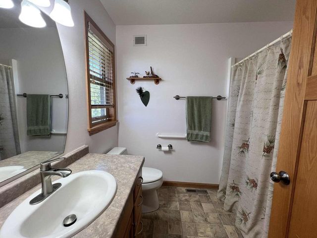 801 Derek Lane, Viroqua, WI 54665