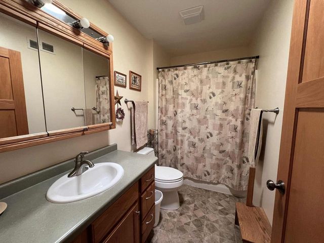 801 Derek Lane, Viroqua, WI 54665