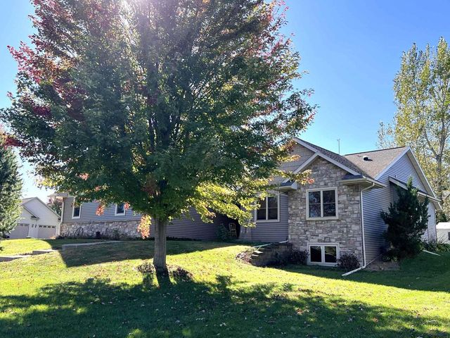 801 Derek Lane, Viroqua, WI 54665