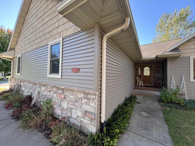 801 Derek Lane, Viroqua, WI 54665