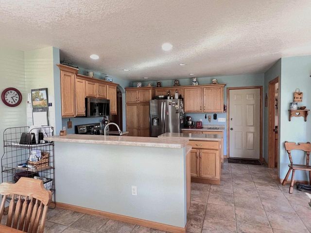 801 Derek Lane, Viroqua, WI 54665