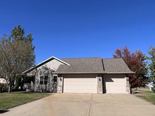 801 Derek Lane, Viroqua, WI 54665