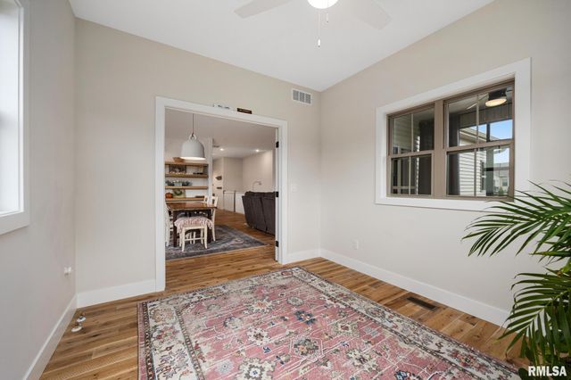 10900 N WOODALE Drive, Dunlap, IL 61525