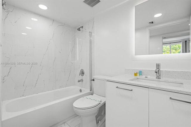 1850 Monroe Street 310, Hollywood, FL 33020