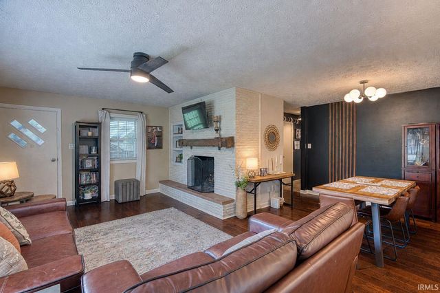 7717 Meadowview Drive, Evansville, IN 47710