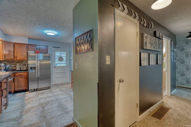 7717 Meadowview Drive, Evansville, IN 47710