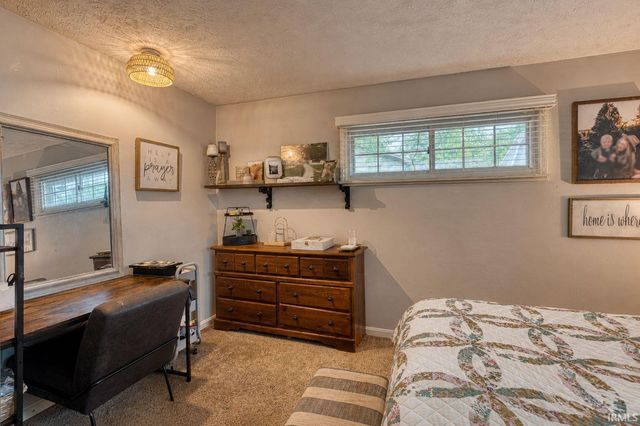 7717 Meadowview Drive, Evansville, IN 47710