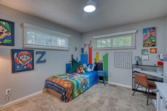 7717 Meadowview Drive, Evansville, IN 47710
