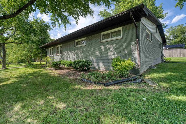 7717 Meadowview Drive, Evansville, IN 47710
