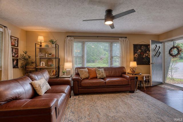 7717 Meadowview Drive, Evansville, IN 47710