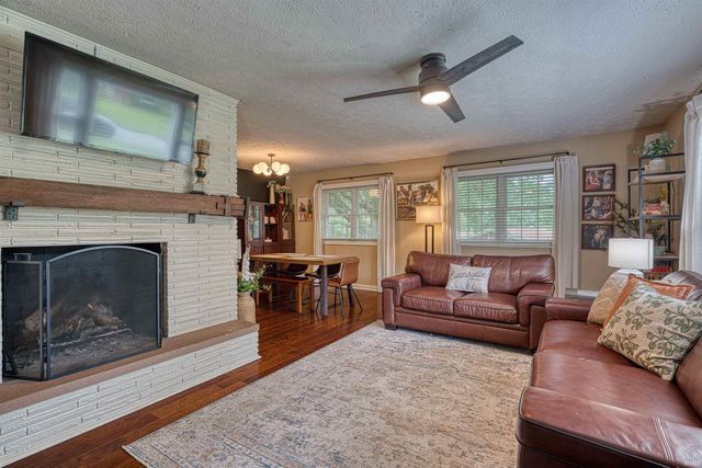 7717 Meadowview Drive, Evansville, IN 47710