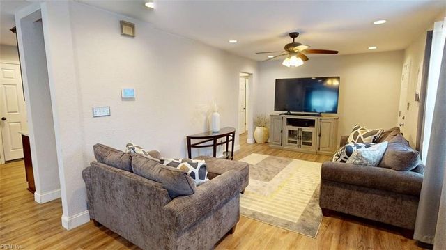 3841 Robin Hood RD, Norfolk, VA 23513