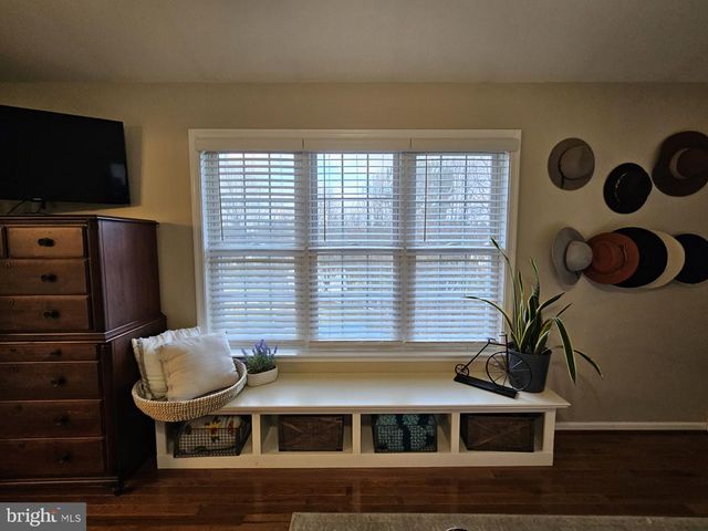 66 MASON LN, Martinsburg, WV 25404