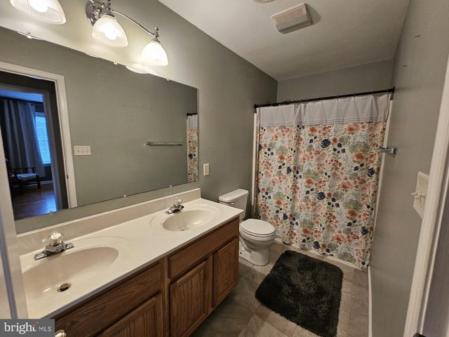 66 MASON LN, Martinsburg, WV 25404